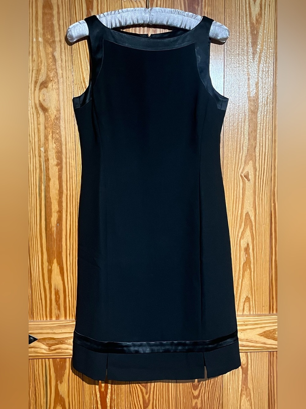 Jones New York Black Sleeveless Dress Knee Length Satin Trim LBD Formal